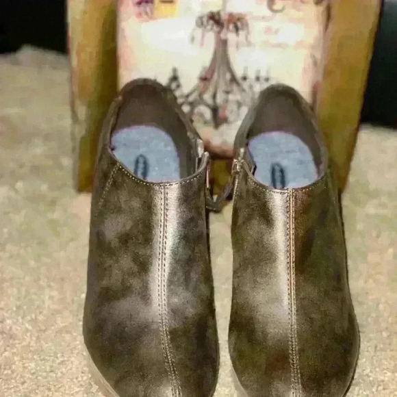 Brown booties - Picture 3 of 6